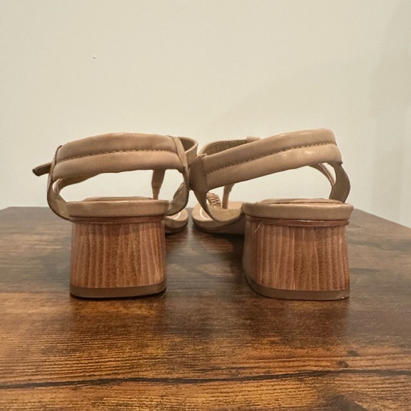Bernardo Beige Strappy Sandals. Worn once. - Picture 5 of 8